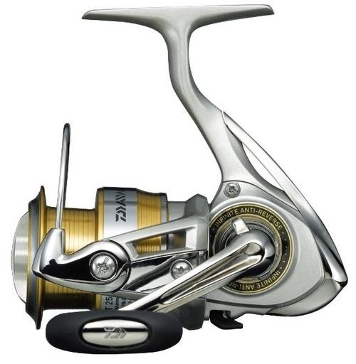 Катушка безынерционная Daiwa "12 Crest" 4000. Фото №2