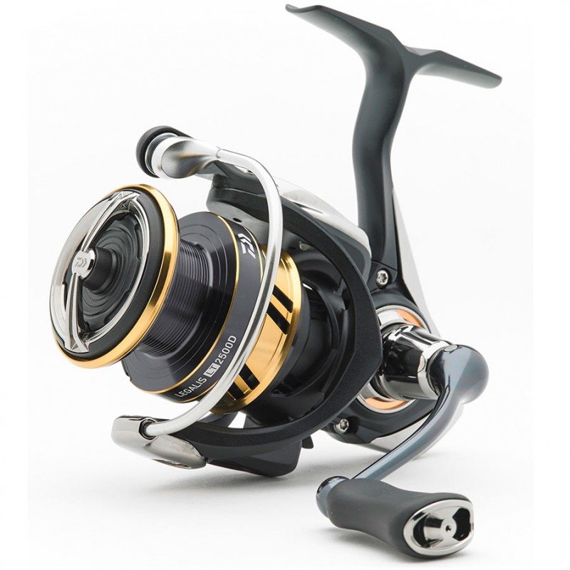 Катушка безынерционная DAIWA "17 Legalis LT 2000D". Фото №1