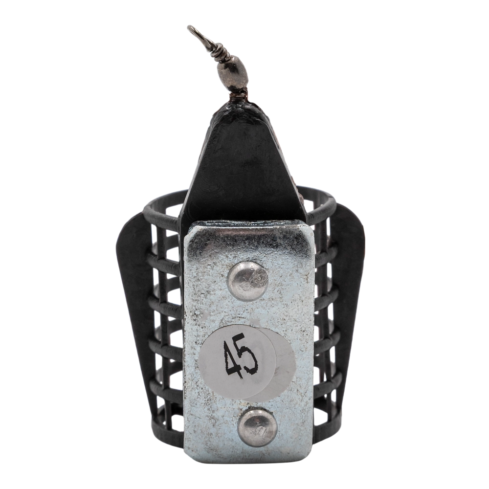 Кормушка фидерная с крыльями пласт с вертл черн 32мм 45гр. Фото №2 Кормушка фидерная с крыльями пласт с вертл черн 32мм 45гр. Фото №2